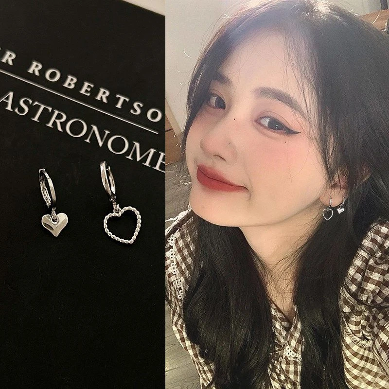 不对称桃心爱心耳环小众设计高级感耳钉冷淡风耳坠女