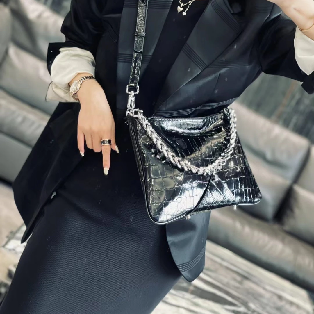 ALEX EVENINGS潮酷个性《暗黑风》信封包头层牛皮女士鳄鱼纹