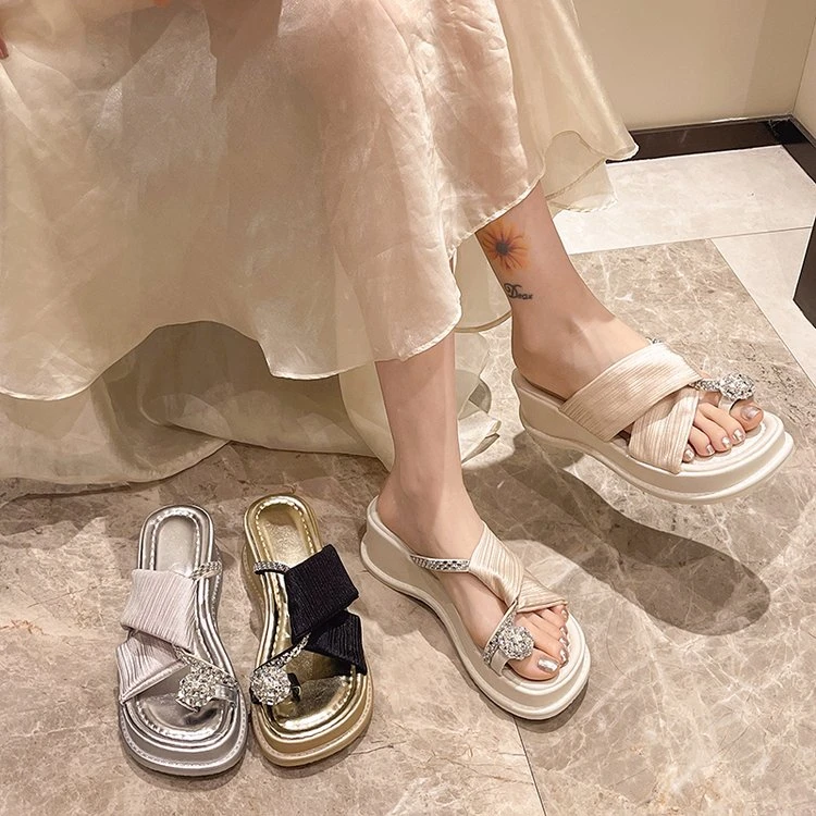 网红时尚百搭夏季外穿厚底凉拖鞋仙女风休闲软底平底ins韩版露趾