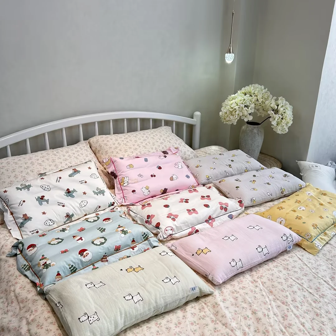 1935新款枕头幼儿园夹棉学生