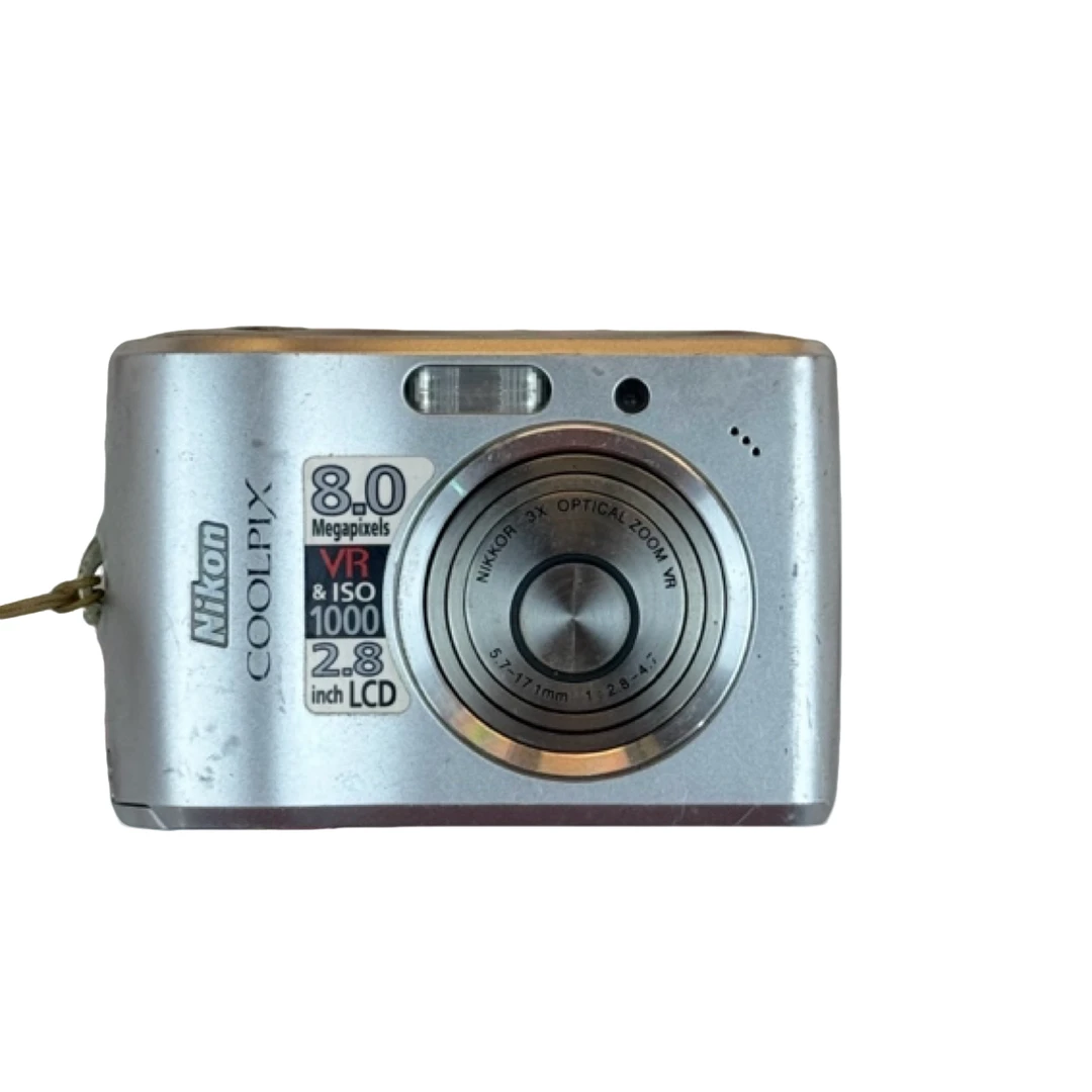 9新 Nikon/尼康 l15 银色 800w像素复古ccd数码相机 用五号电池