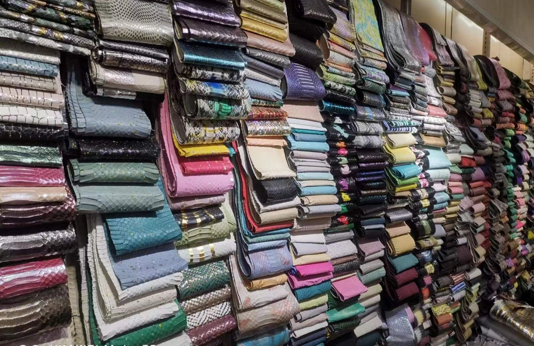 蛇皮项圈手机壳蛇纹表带料子天然蛇皮手工diy彩色皮具宠物项圈