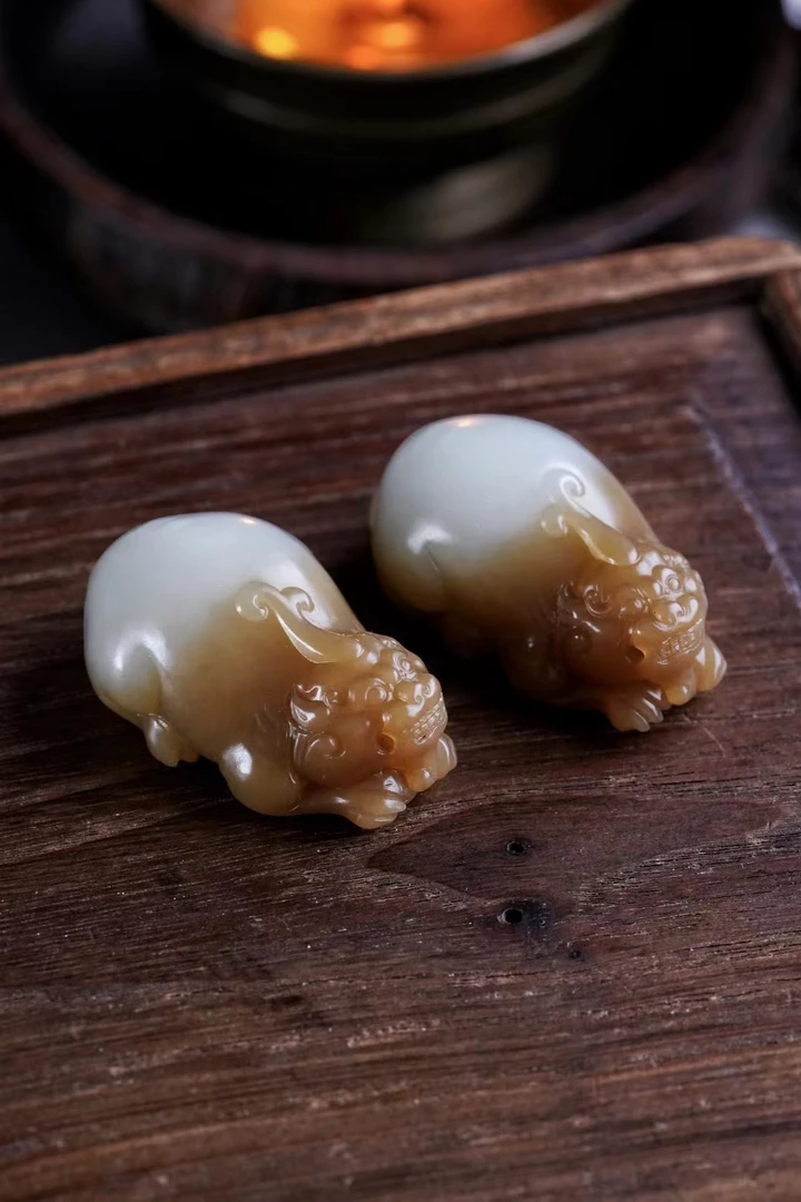 和田玉瑞兽一对吊坠手工