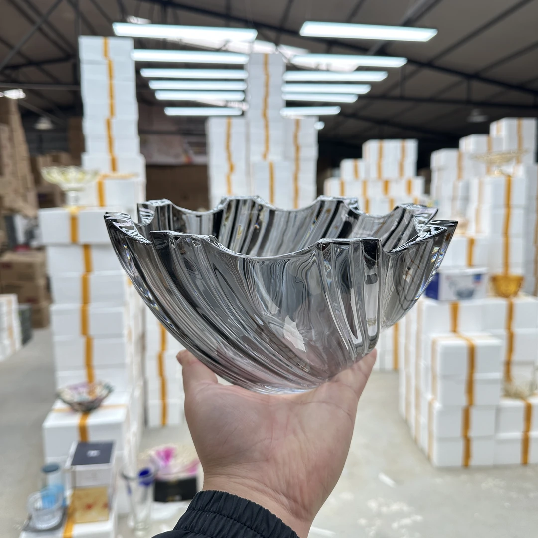 【外贸尾货】加厚水晶玻璃水果盘家用干果碗黑色螺旋果斗