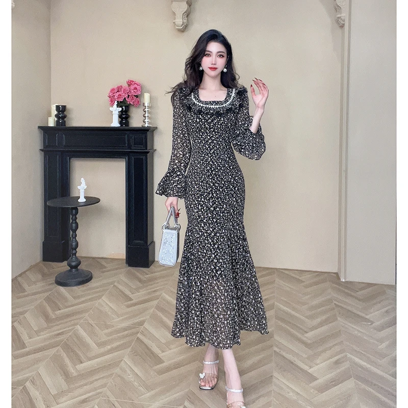 【设计师定制】法式新款时尚气质方领碎花修身连衣裙30983