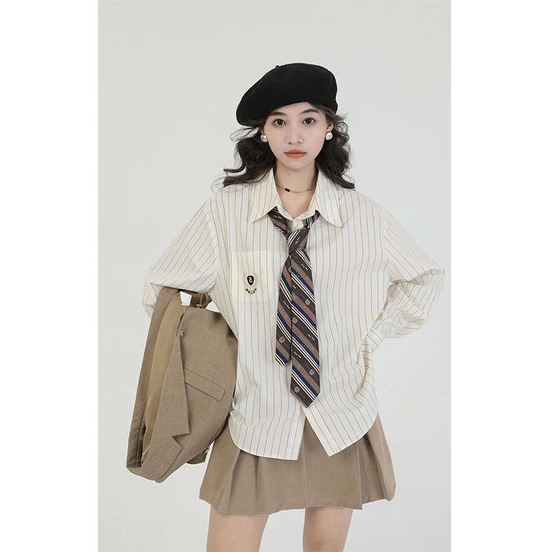 美式徽章刺绣条纹衬衫女宽松休闲2023秋装学院风通勤百搭长袖衬衣