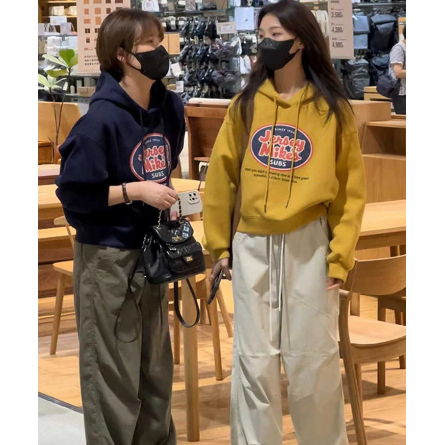 美式复古潮牌连帽短款卫衣女开春款2025新款爆款慵懒风休闲上衣女