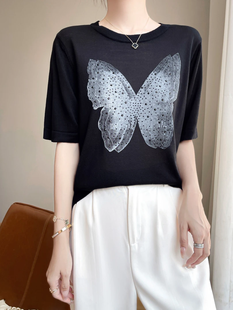 100%莱赛尔天丝水印烫钻蝴蝶款针织衫