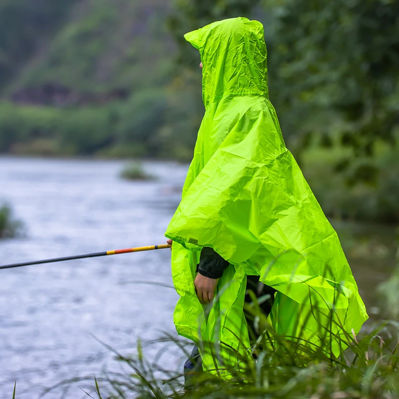 户外三合一雨衣徒步登山防风骑行防水雨衣多功能尼龙涤纶急救雨衣