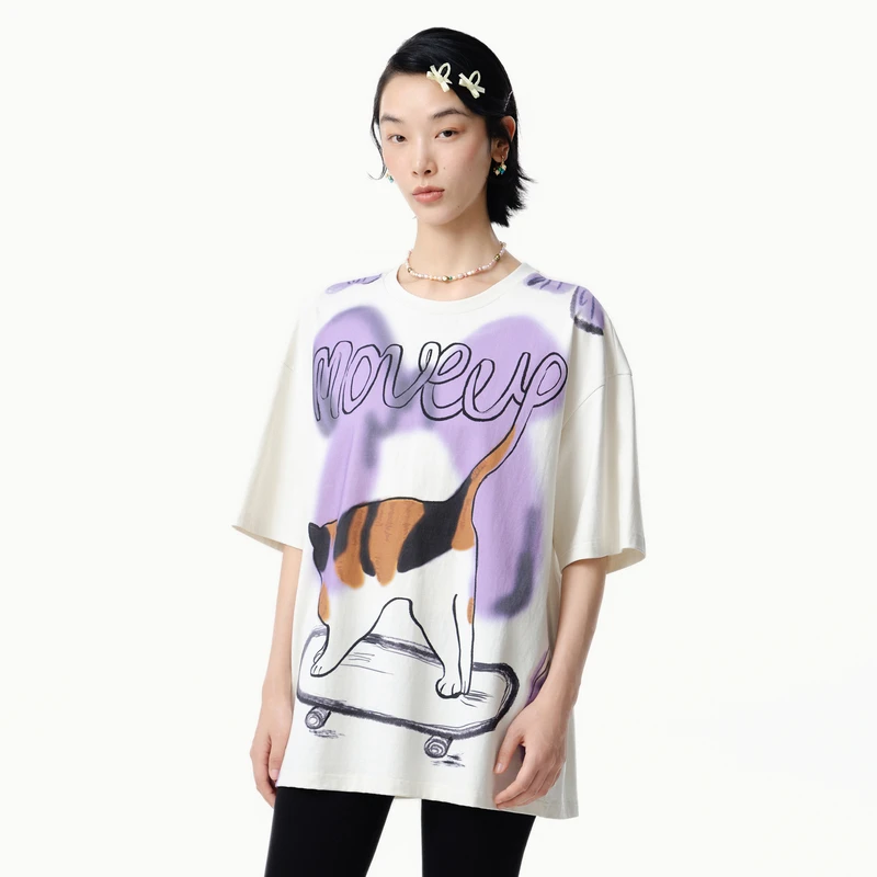 MOVEUP幻走2025春季新款.FUN圆领印花设计师中长款T恤女325110545
