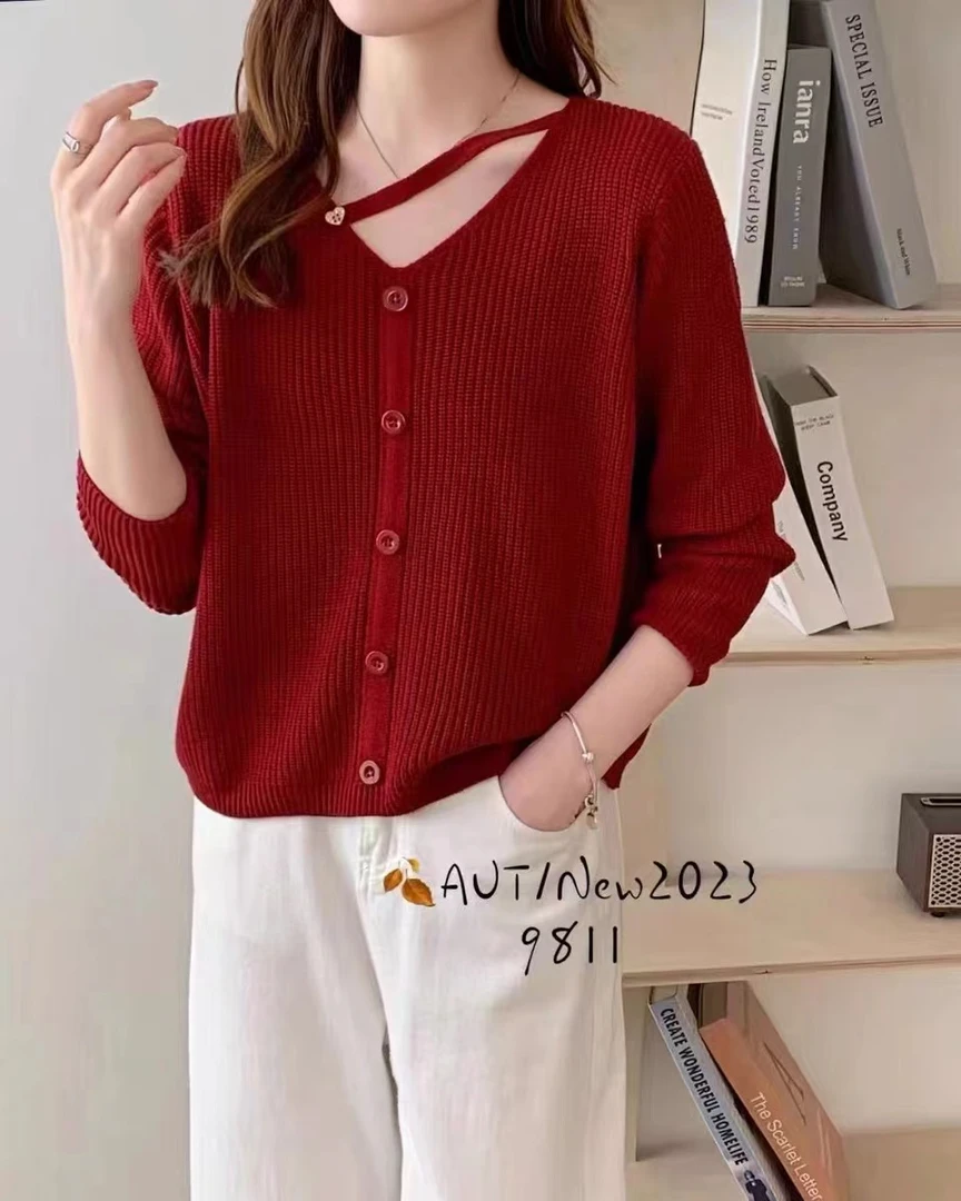 时尚v领毛衣白搭