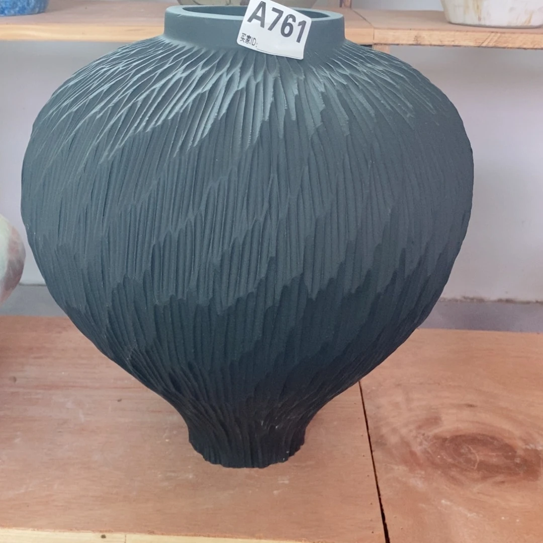 妮*景德镇陶瓷高温花瓶