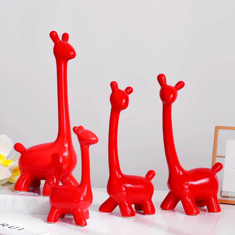 现代简约陶瓷摆件家居客厅酒柜装饰品红鹿一家电视柜动物饰品摆设