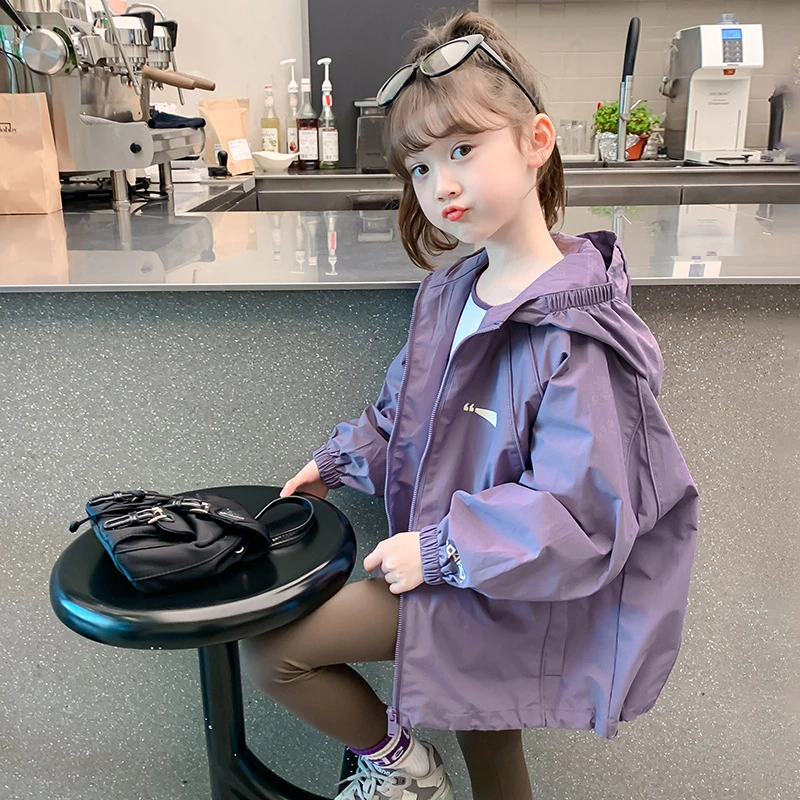 女童冲锋衣外套秋装2023新款洋气儿童春秋款小女孩运动连帽上衣潮