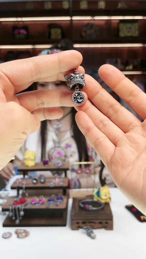 【闪购商品】织绣1898编号闪购苗银项链