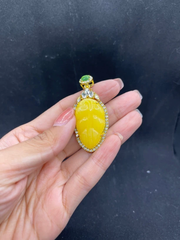 C336蜜蜡吊坠多样性发货