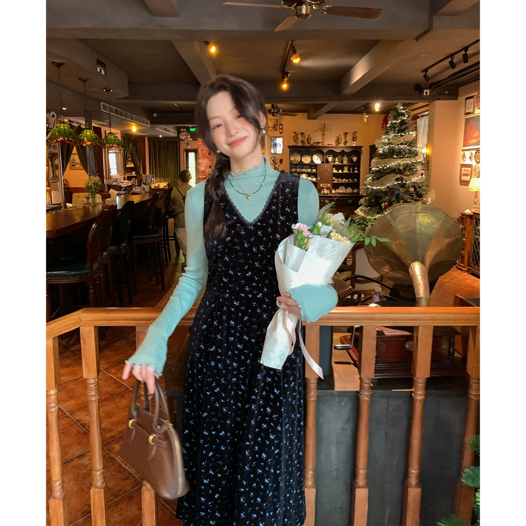 【西西里安】冬日多场合实用~温柔叠穿丝绒印花小香背心连衣裙