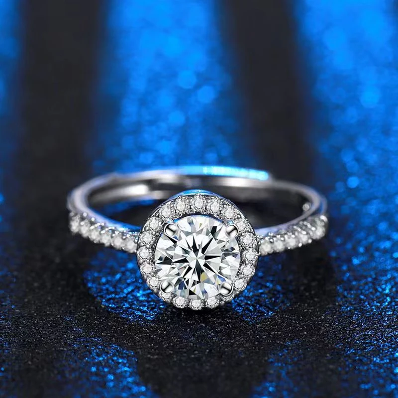 925银戒指 可调节活口经典满钻圆包戒指女莫桑石一克拉求婚戒礼物