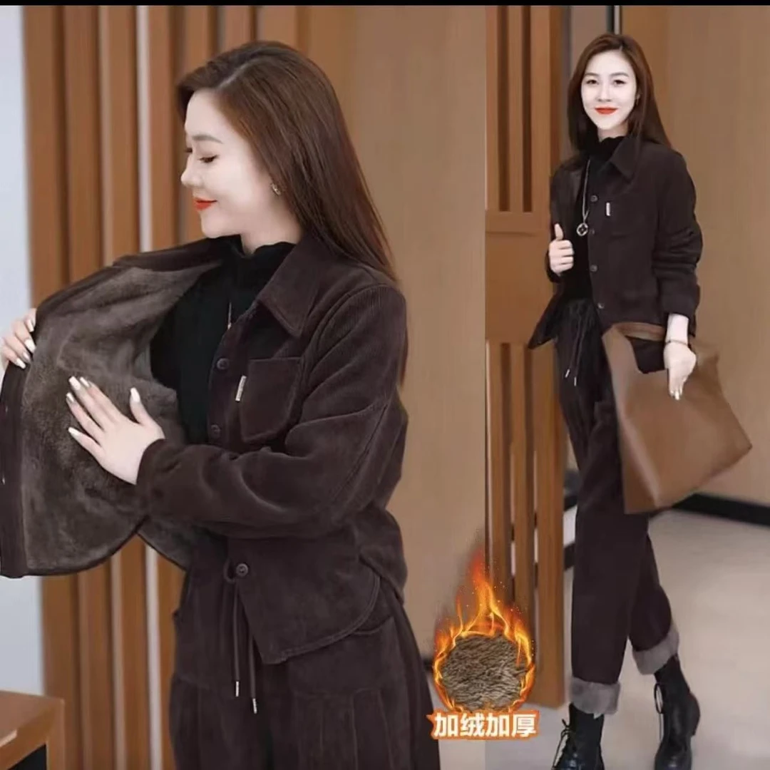 冬季加绒保暖时尚套装女新款妈妈装减龄灯芯绒外套加厚高档两件套