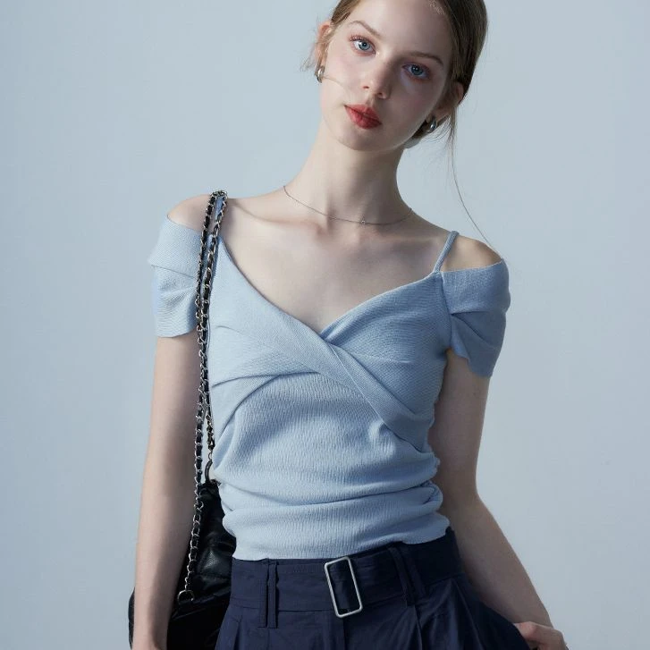 EGGKA【现现】吊带针织背心E24A5239AF