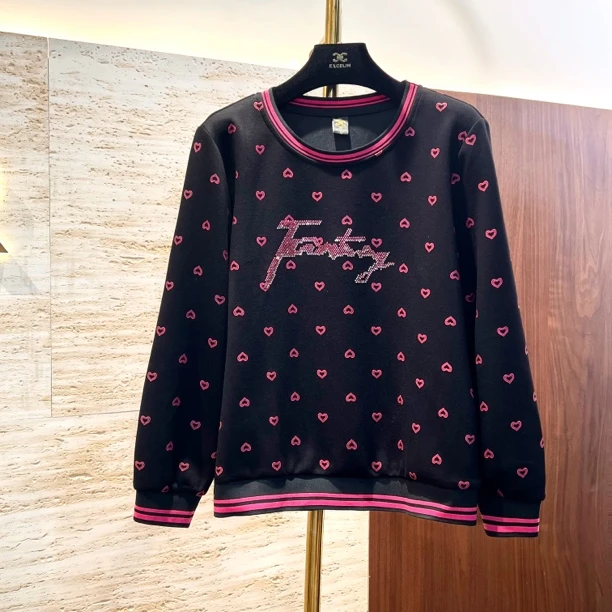 【黑底小爱心圆领卫衣】秋冬休闲高级显瘦减龄烫钻套头卫衣女士上衣