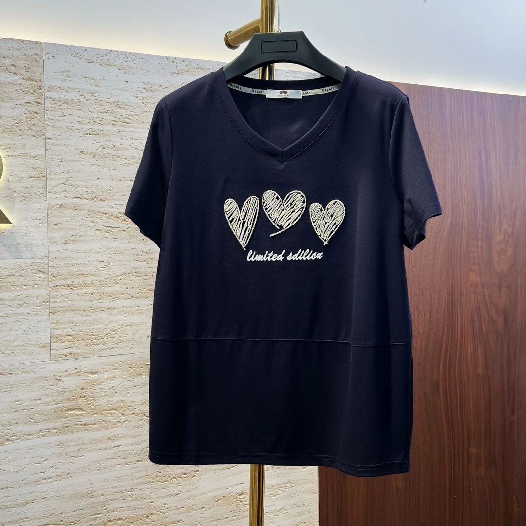 【三颗爱心V领】夏季薄款时髦显瘦减龄烫钻V领短袖T恤女式上衣