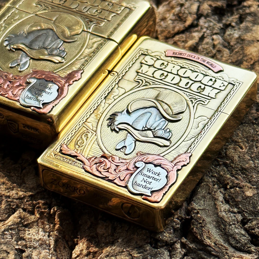 zl8暴富唐老鸭盔甲浮雕镶嵌加厚黄铜煤油防风打火机佐罗史高治个