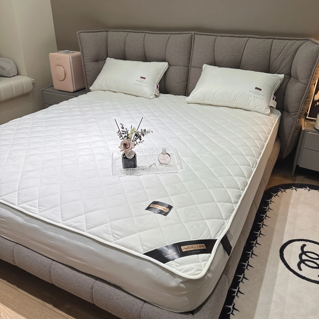 【床垫保护套】床垫保护套、防尘床单防滑、可机洗床笠罩