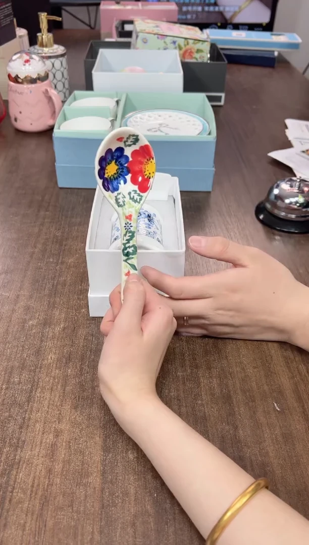 【闪购商品】瓷瓶勺