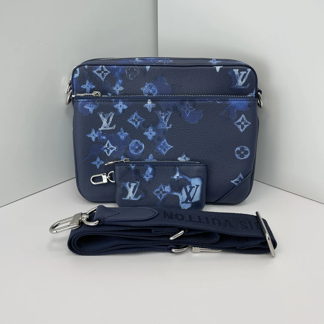 99新 LouisVuitton/路易威登 蓝色全皮印花水染三合一邮差/122号