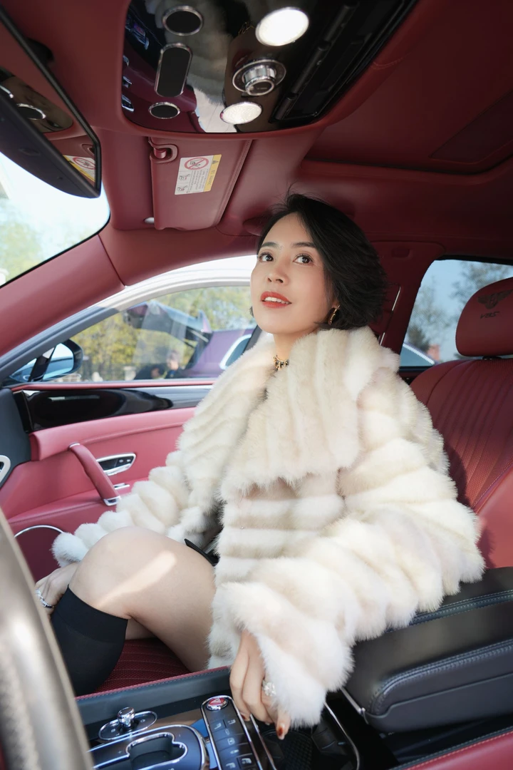 张洪波夫妇-2024冬季新款韩版条纹时尚百搭外套MFE-24321