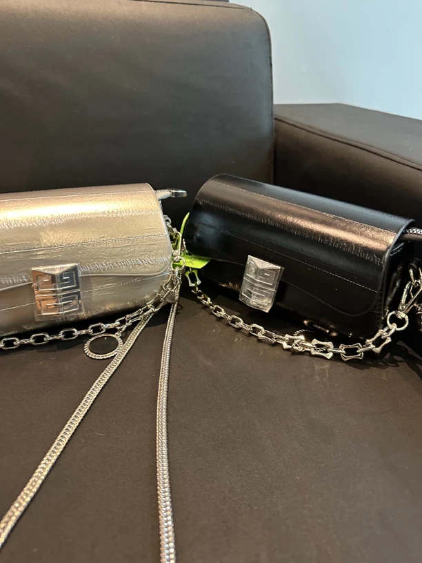 【颜谨家新款】超火银色包包女式今年流行小众高级感斜挎