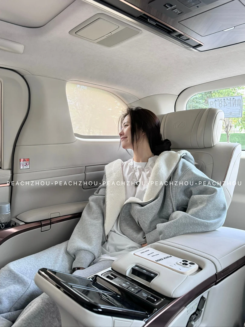 『PEACHZHOU』经典纯色加绒宽松连帽拉链卫衣休闲百搭加厚毛毛外套