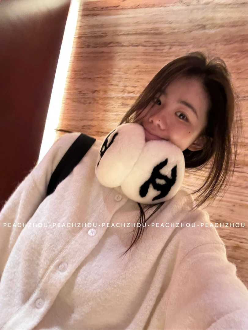 『PEACHZHOU』羊毛混纺绒面宽松圆领针织开衫简约休闲慵懒毛衣外套