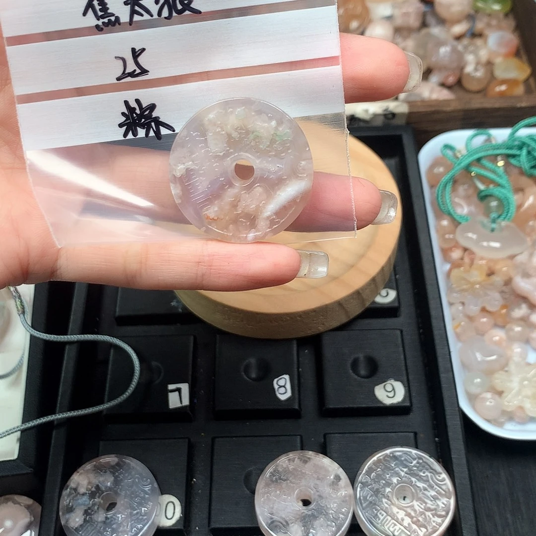 玛瑙/玉髓颈饰合金