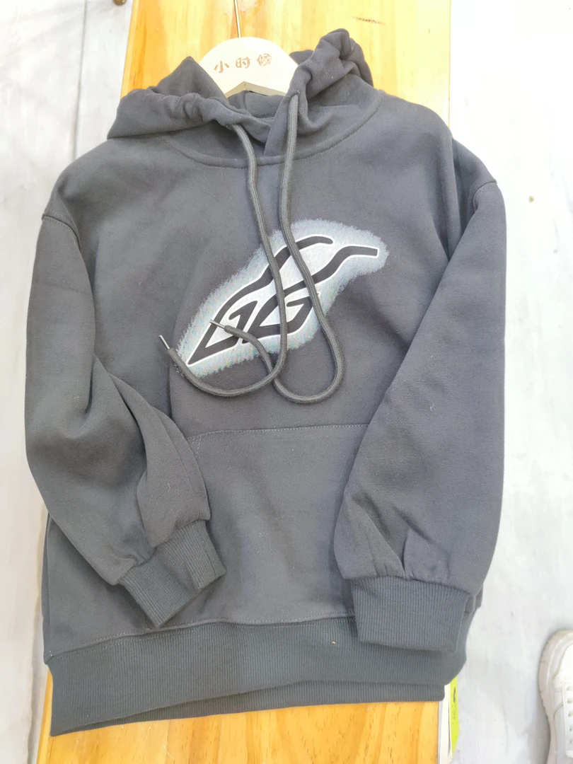 时尚休闲连帽加厚加绒套头童装运动灰色刺绣带帽上衣长袖印花