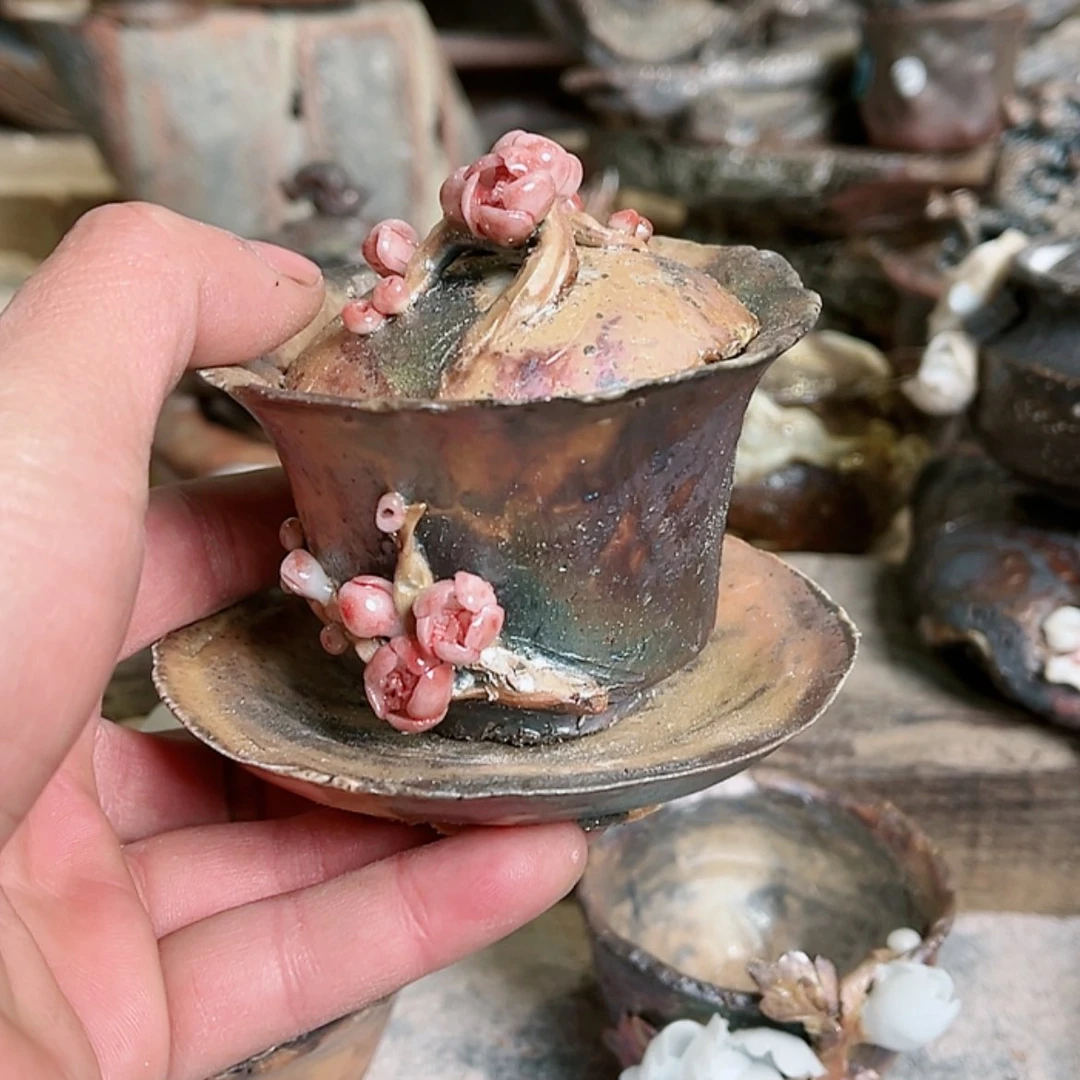 【闪购商品】陶瓷壶虎****