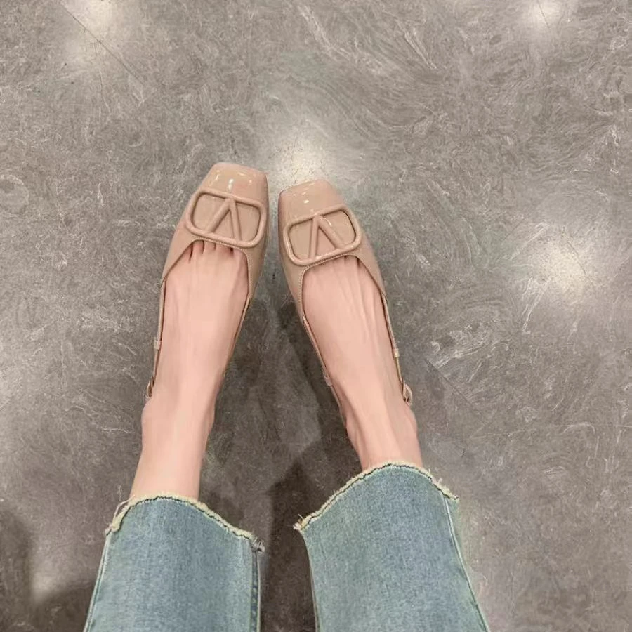 V字扣包头低跟凉鞋女外穿配裙子2024新款粗跟法式职业单鞋12983