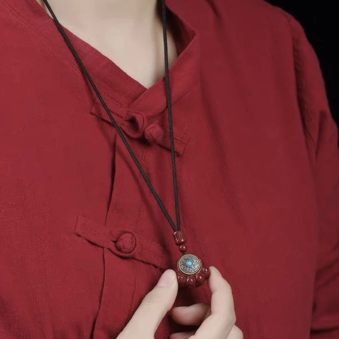 天然辰砂天然朱砂猫猫爪可旋转六字真言款吊坠项链钥匙扣