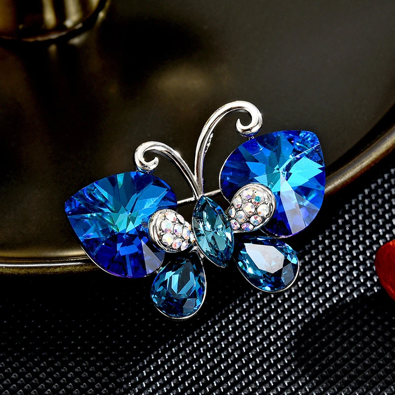 铜合金胸针 水晶蝴蝶胸针轻奢高级感纪念品别针简约胸花简约百搭