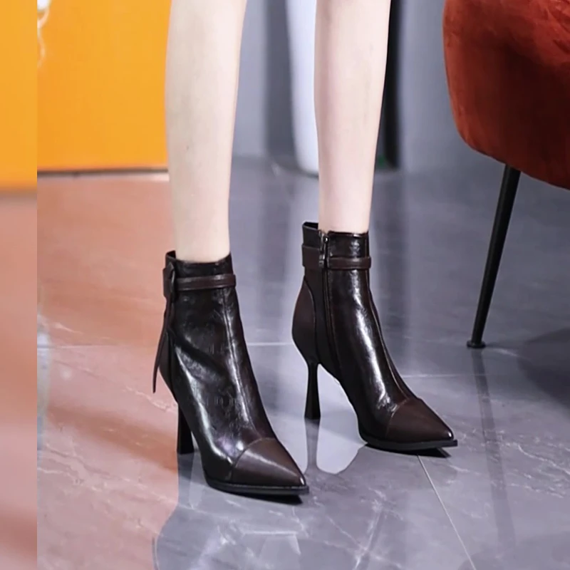 法式气质尖头洋气拼接高跟马丁靴女2024秋冬百搭皮带扣细跟小短靴