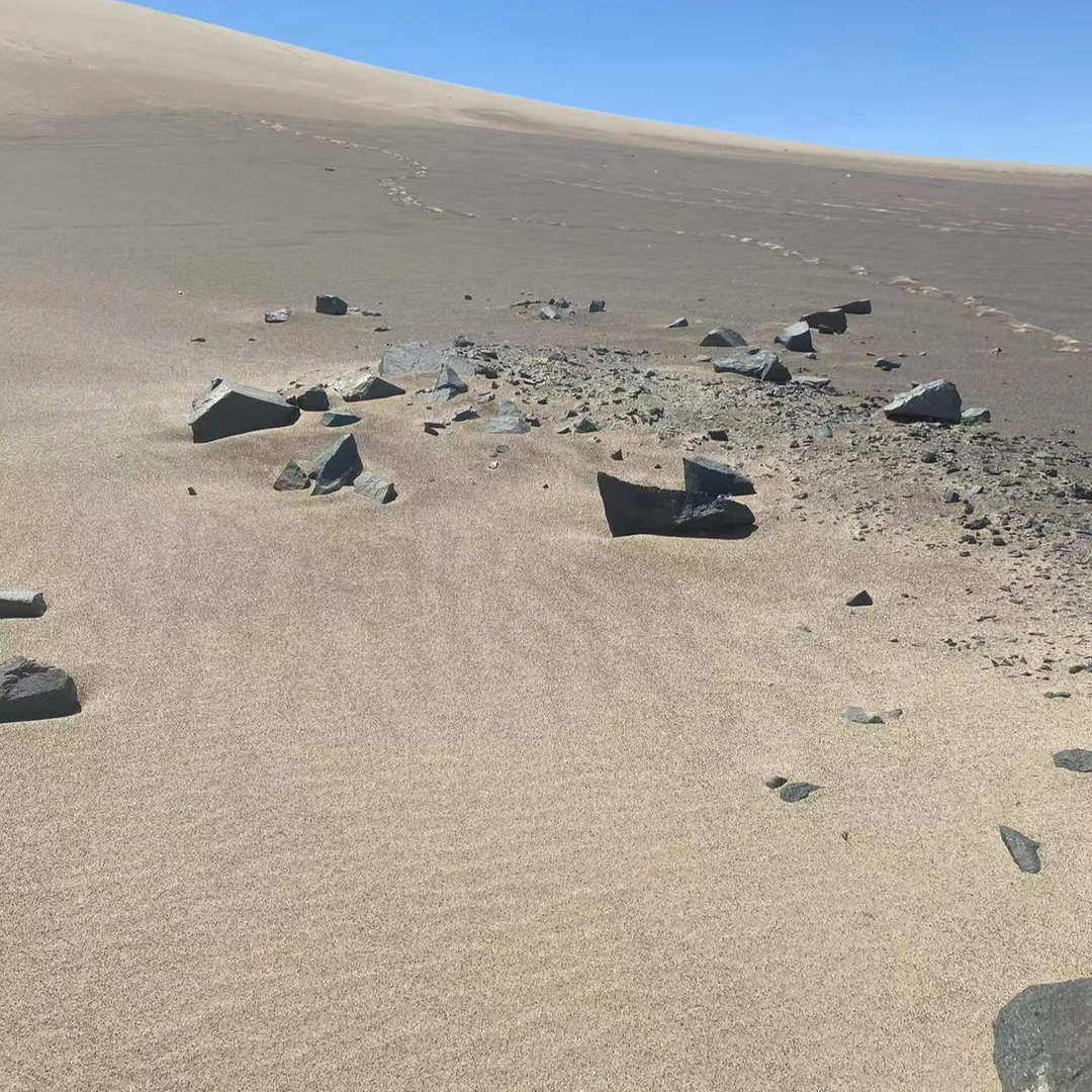 新疆哈密戈壁奇石