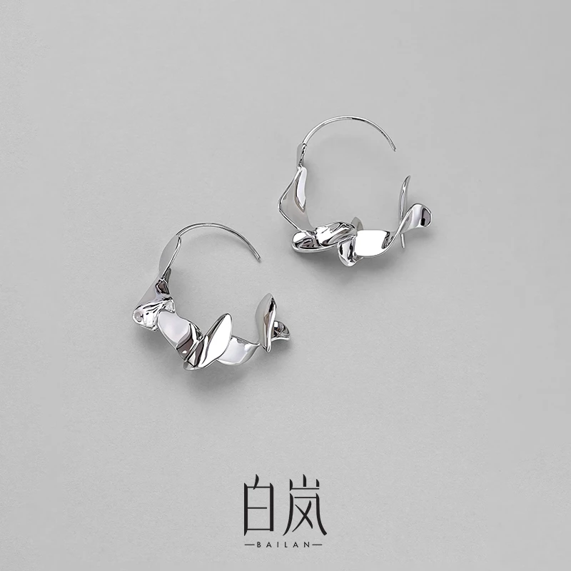925银耳饰 白岚迎光耳钉女S925新款轻奢小众设计感气质耳环ED3391
