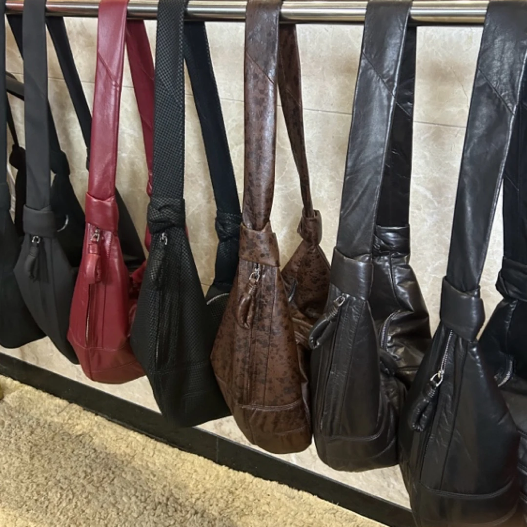 迈宝莉女士特价真皮包（小包）颜色需备注