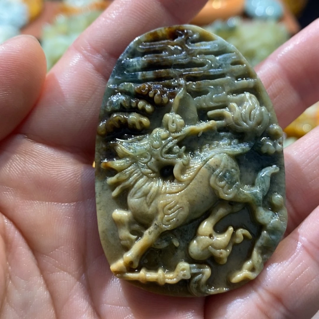 蛇纹石玉颈饰未镶嵌