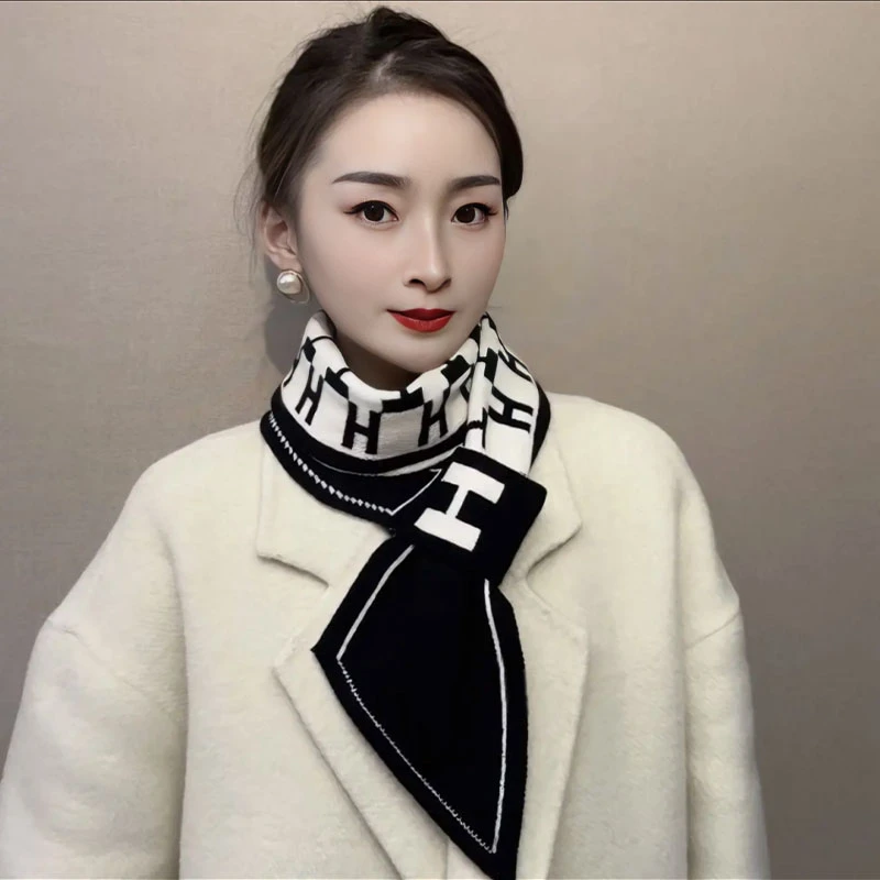 2024新款围脖护颈女秋冬季小围巾爆款保暖洋气时尚百搭韩版脖套