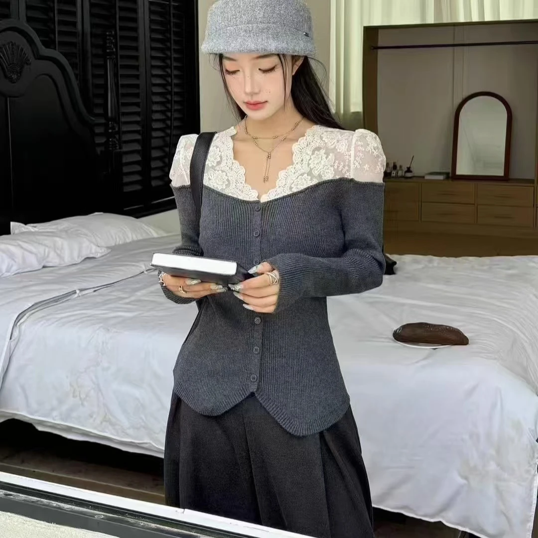 MT DISTORTION 法式蕾丝花边拼接v领针织衫秋冬气质开叉毛衣