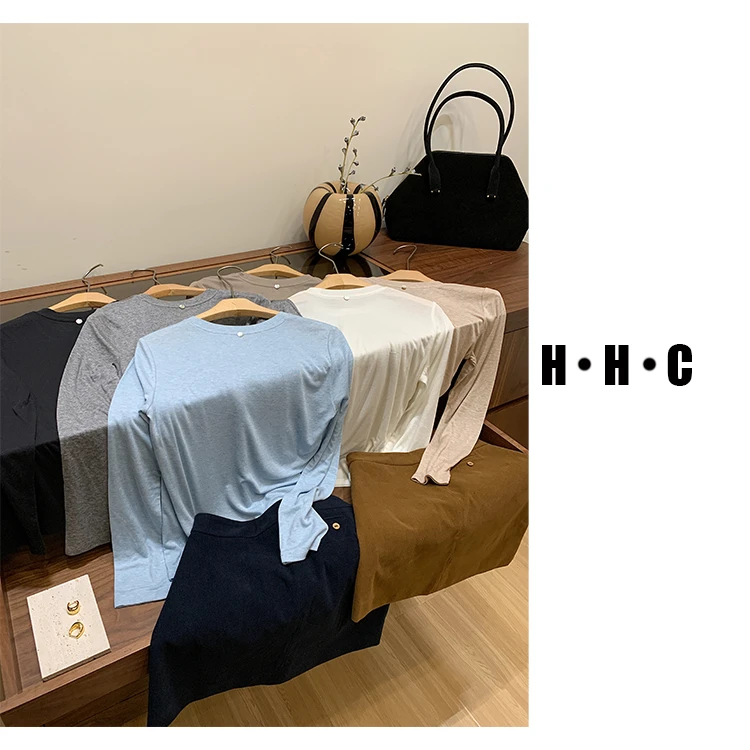 【花花菜】纸片人上衣极简风贝壳扣百搭圆领长袖打底衫女