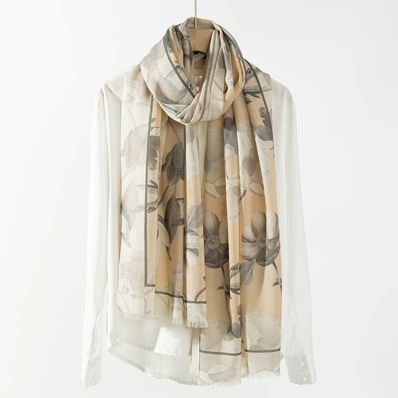 上海故事羊毛围巾195*65cm漫茵初醉时尚保暖女士2023冬季新款披肩