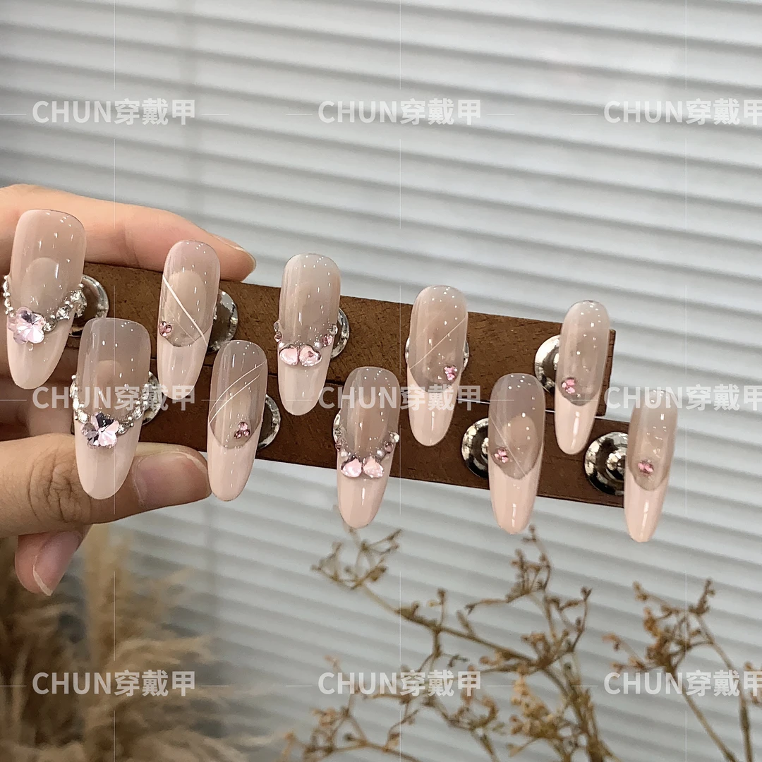 椰鲁蜜茶——纯手工纯欲氛围感少女粉嫩爱心碎钻法式拉线可爱指甲贴